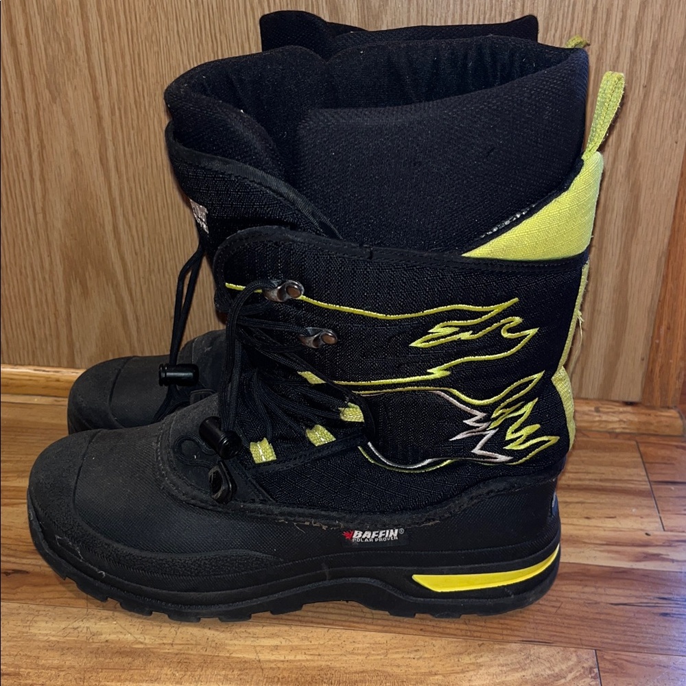 Baffin Polar Proven Flame Junior Size 7 boys’ bungee waterproof black snow boots